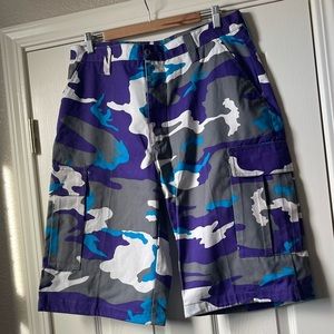 NWOT - Mens camo cargo shorts 🩳